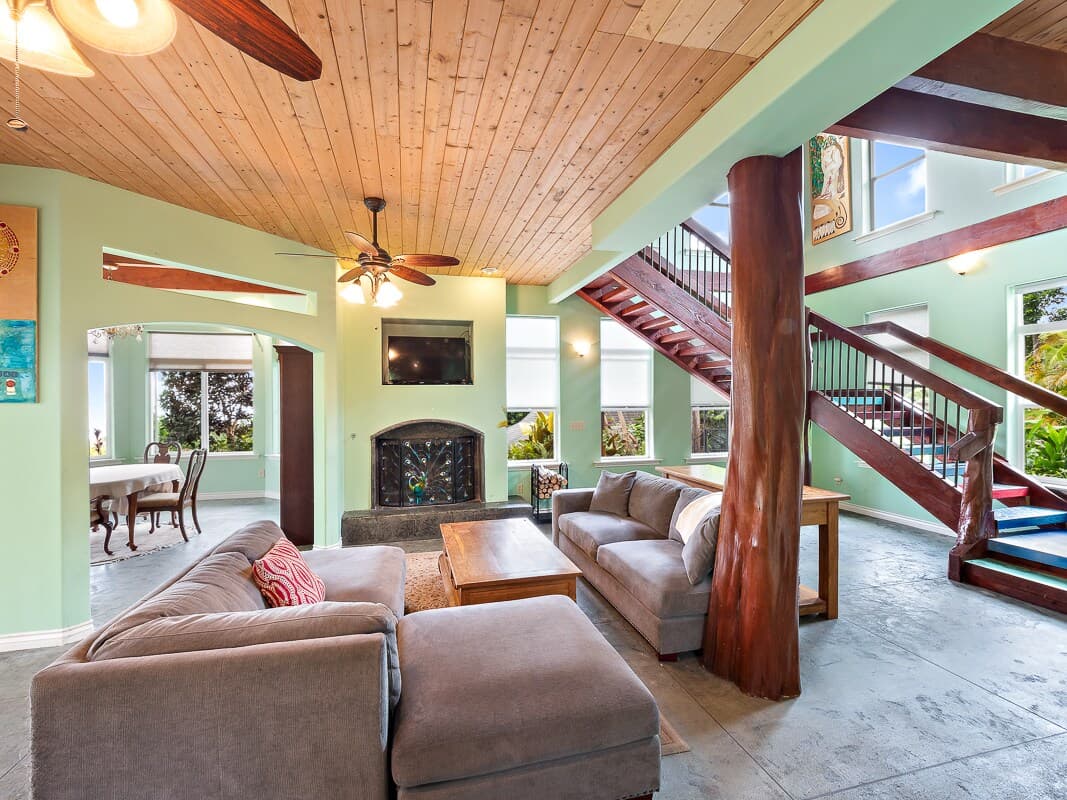 Home in Holualoa · ★4.6 · 4 bedrooms · 7 beds · 3.5 private baths - Photo 4