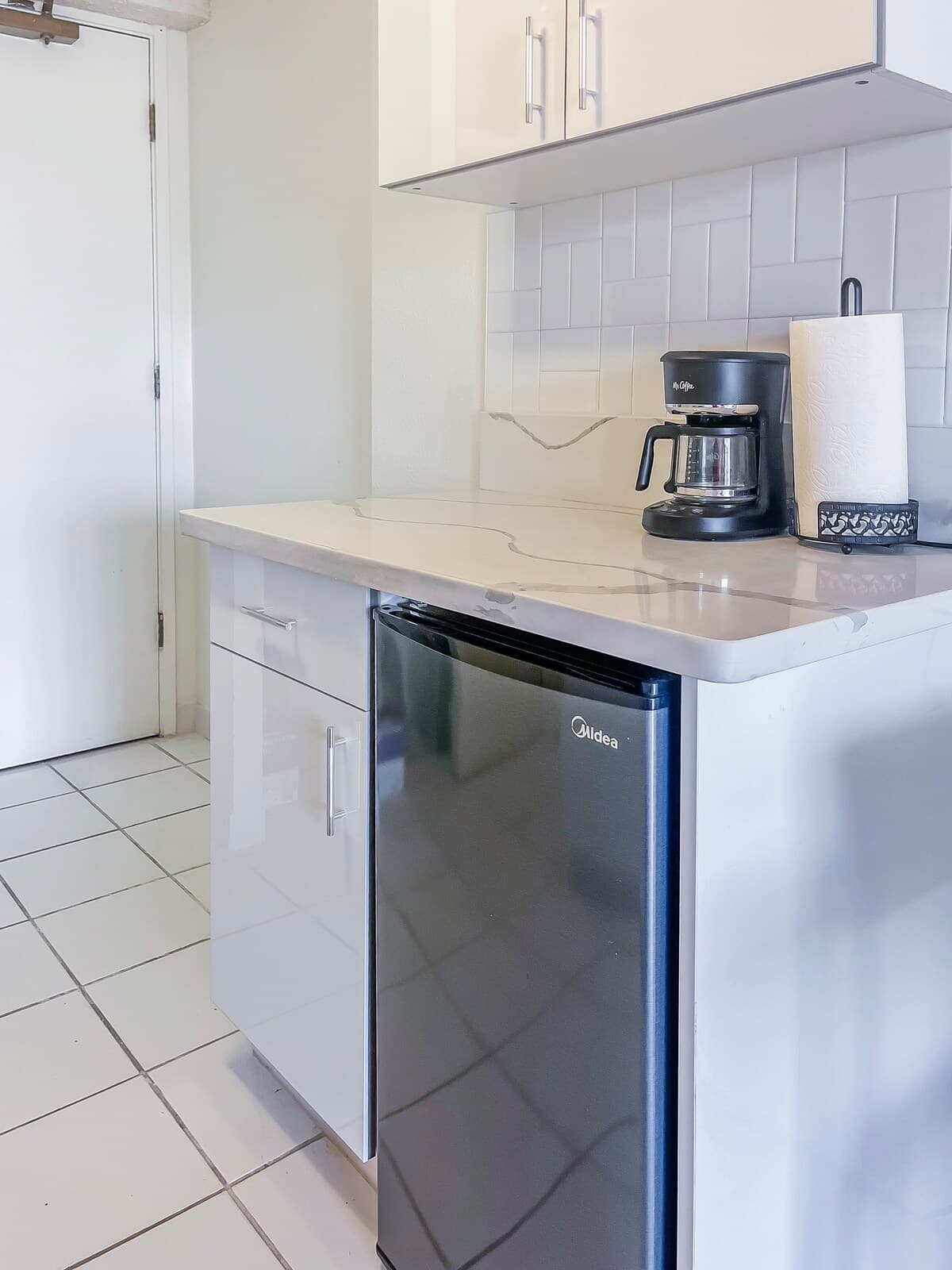 Condo in Honolulu · ★4.74 · Studio · 2 beds · 1 private bath - Photo 5