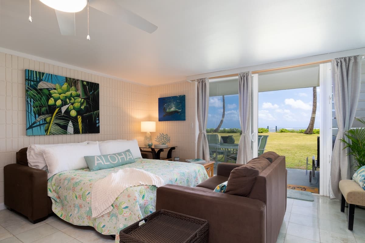 Condo in Hauula · ★4.81 · 1 bedroom · 2 beds · 1 private bath - Photo 2