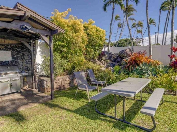Condo in Lahaina · ★4.92 · Studio · 1 bed · 1 private bath - Photo 1