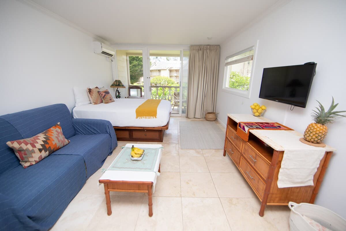 Condo in Kapaa · ★4.98 · 1 bedroom · 2 beds · 1 private bath - Photo 5
