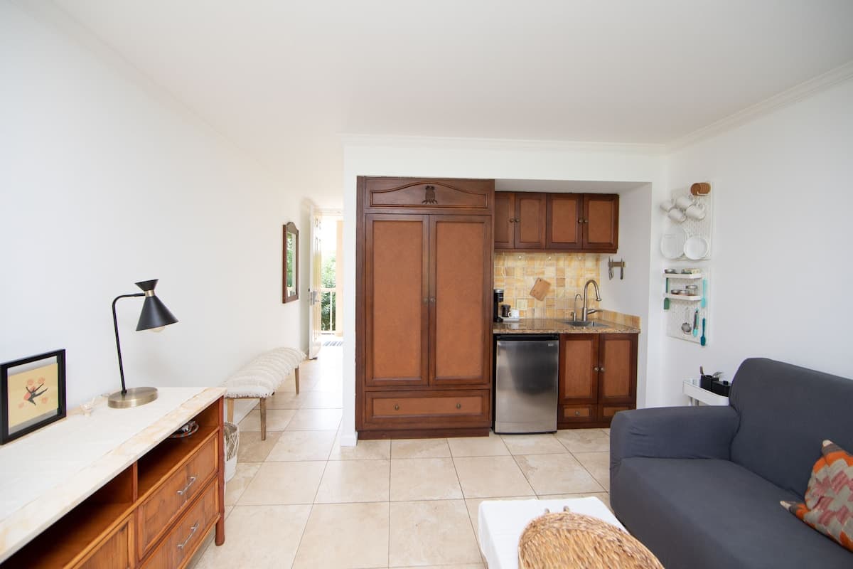 Condo in Kapaa · ★4.98 · 1 bedroom · 2 beds · 1 private bath - Photo 3