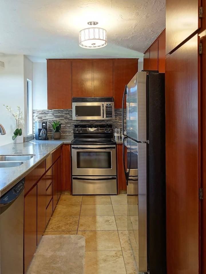 Condo in Kihei · ★4.96 · 2 bedrooms · 3 beds · 2 private baths - Photo 5