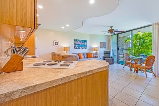 Condo in Kihei · ★4.84 · 1 bedroom · 2 beds · 1 private bath - Photo 2