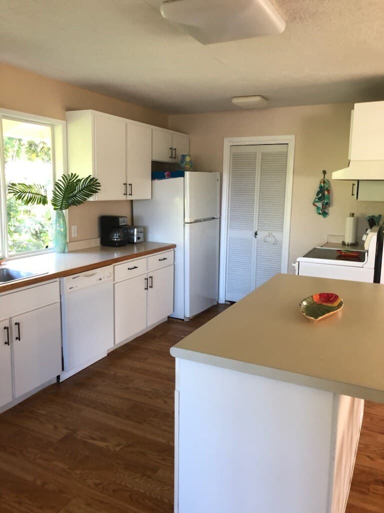 Home in Pahoa · ★4.96 · 2 bedrooms · 2 beds · 1 private bath - Photo 4