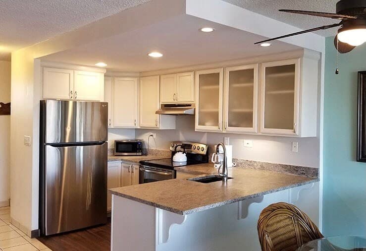 Condo in Kailua-Kona · ★4.8 · 1 bedroom · 2 beds · 2 shared baths - Photo 4