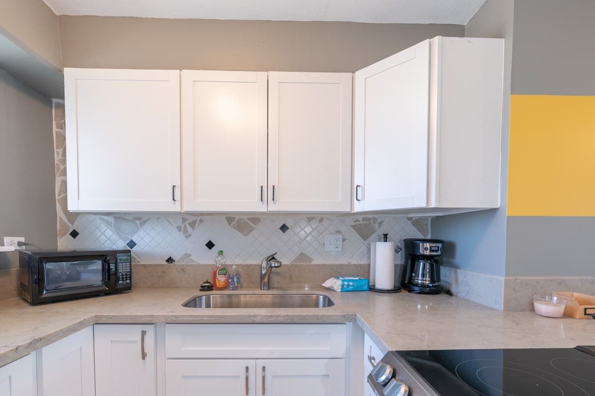 Royal Aloha Waikiki 2 bedroom WiFi Kitchen 809 - Photo 4