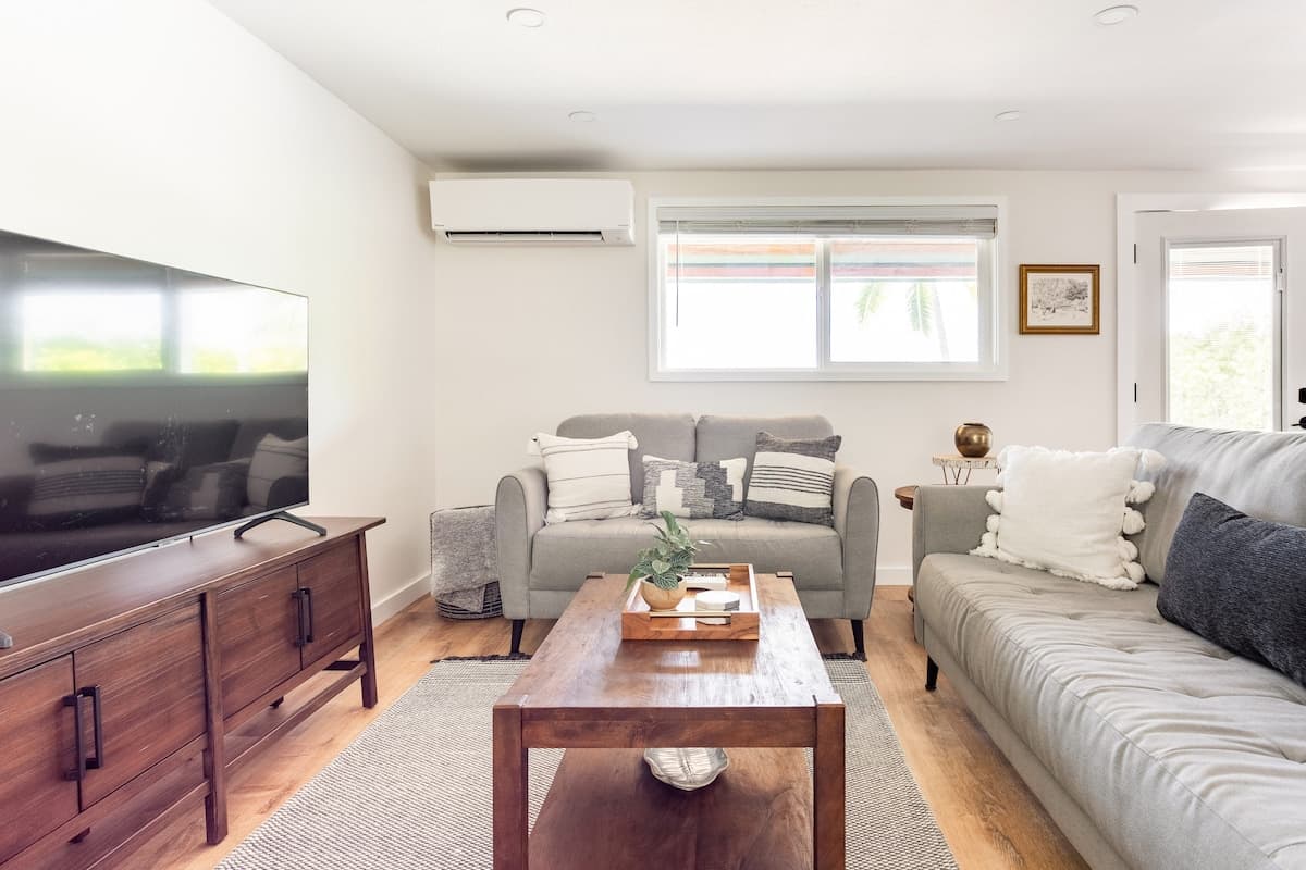 Hale 'Io • Remodeled 2/2 Luxury • AC • Ocean View - Photo 2
