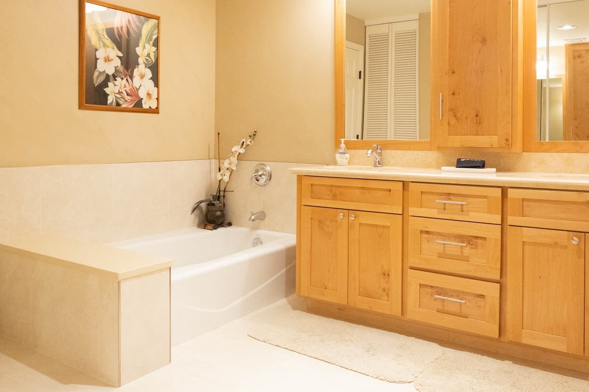 Townhouse in Waikōloa Beach · ★5.0 · 2 bedrooms · 2 beds · 2.5 baths - Photo 2