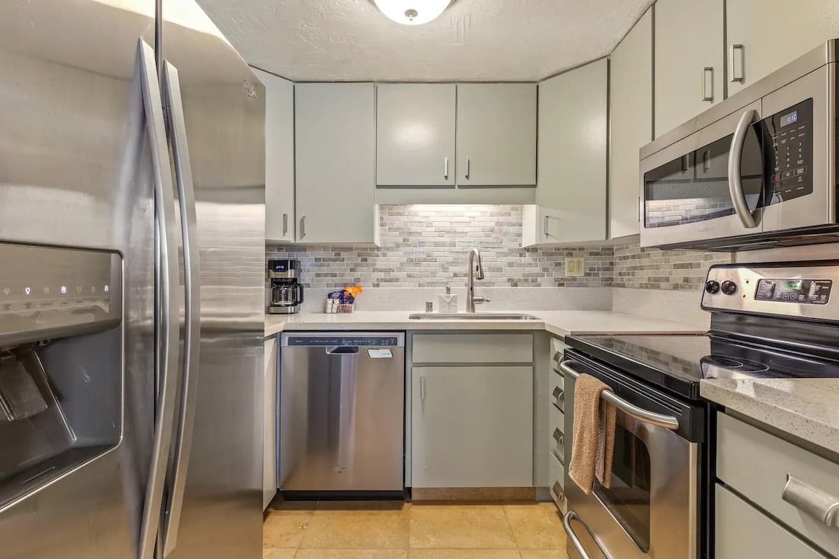 Condo in Kailua-Kona · ★4.91 · 1 bedroom · 2 beds · 1 bath - Photo 5
