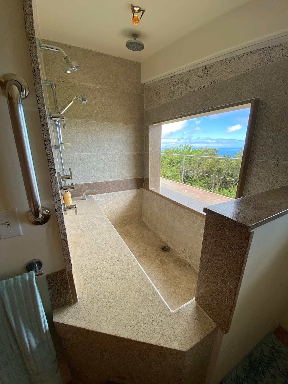 Guesthouse in Captain Cook · ★4.87 · 1 bedroom · 1 bed · 1 bath - Photo 4