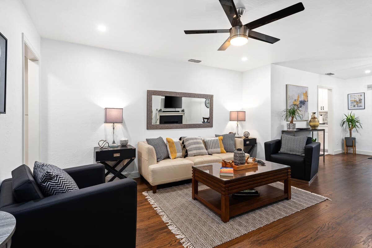 Modern Cozy Home Near Arden Mall & Downtown - Photo 2