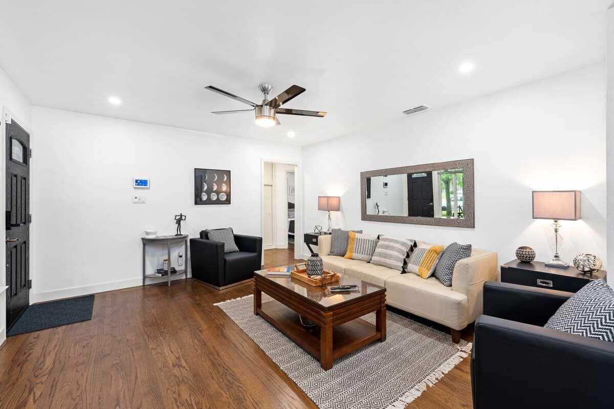 Modern Cozy Home Near Arden Mall & Downtown - Photo 3