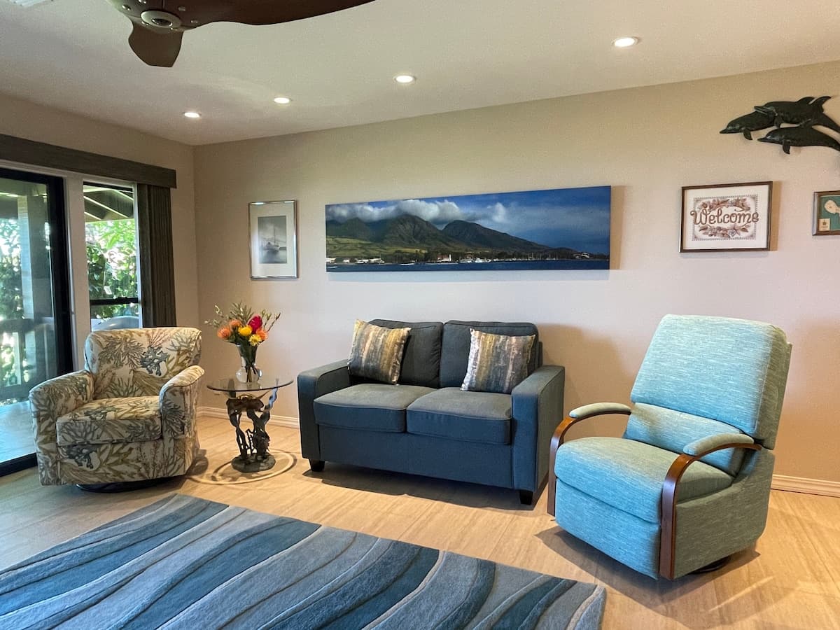 Condo in Lahaina · ★5.0 · 2 bedrooms · 2 beds · 2 baths - Photo 2