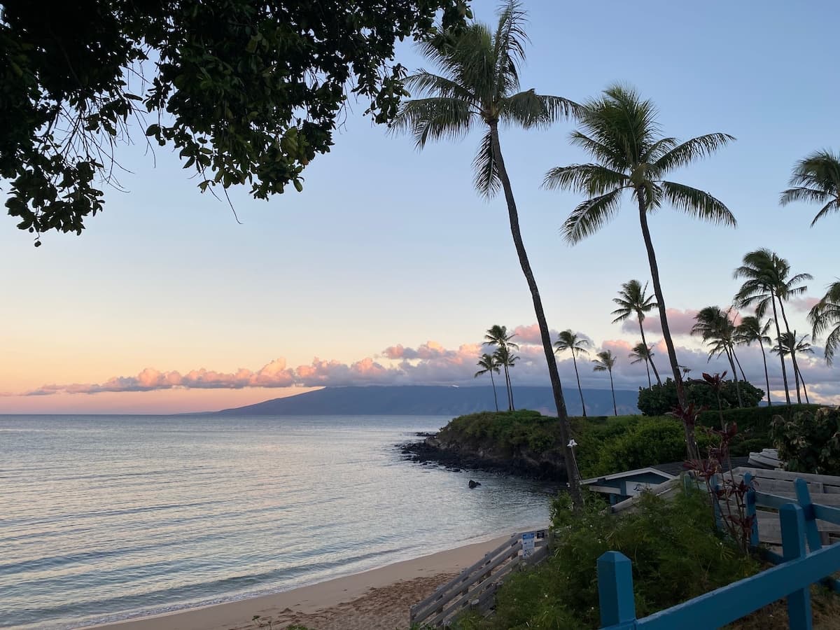 Condo in Lahaina · ★4.99 · 1 bedroom · 2 beds · 1 bath - Photo 3