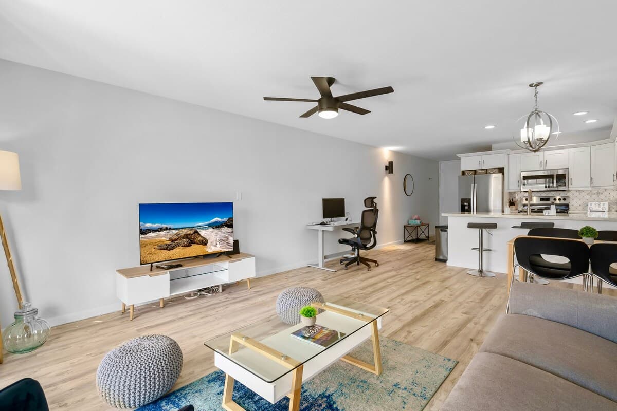 Condo in Kihei · ★4.87 · 1 bedroom · 2 beds · 1 private bath - Photo 3