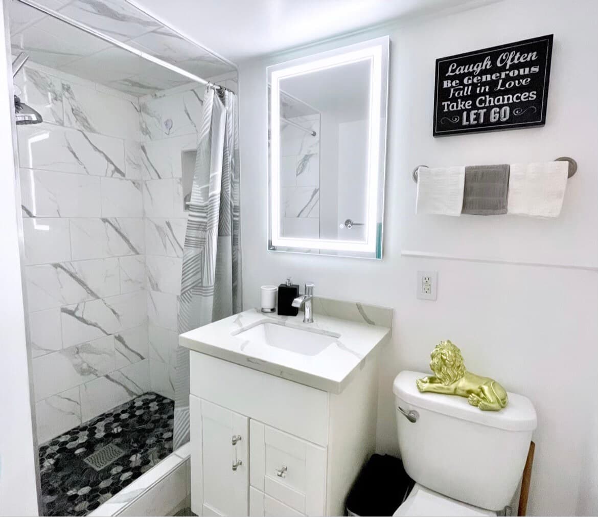 Condo in Honolulu · ★4.69 · Studio · 1 bed · 1 shared bath - Photo 5