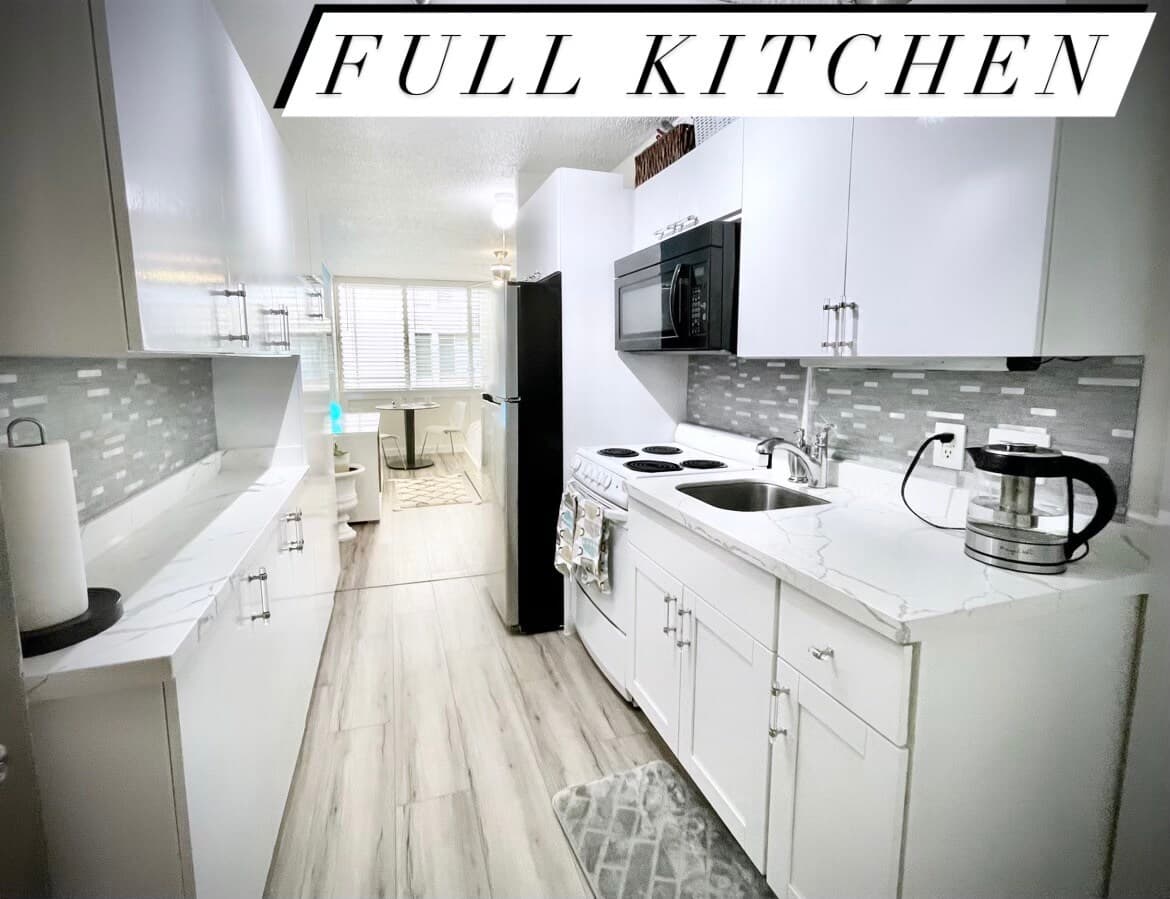 Condo in Honolulu · ★4.69 · Studio · 1 bed · 1 shared bath - Photo 2