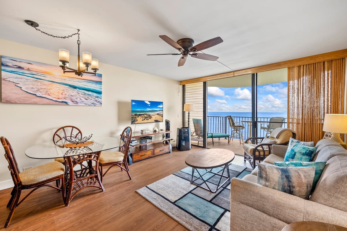 Condo in Lahaina · ★4.94 · 1 bedroom · 2 beds · 1 bath - Photo 3