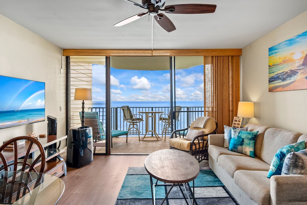 Condo in Lahaina · ★4.94 · 1 bedroom · 2 beds · 1 bath - Photo 1