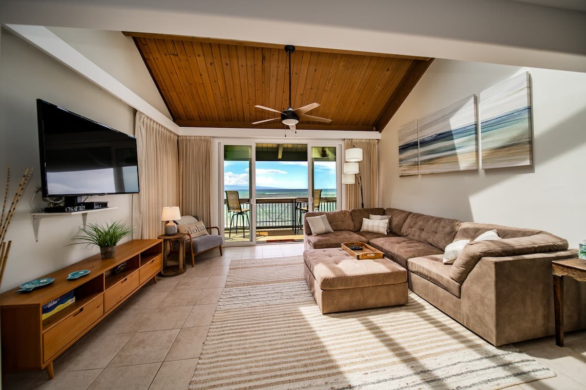 Condo in Lahaina · ★4.97 · 3 bedrooms · 5 beds · 2 private baths - Photo 1