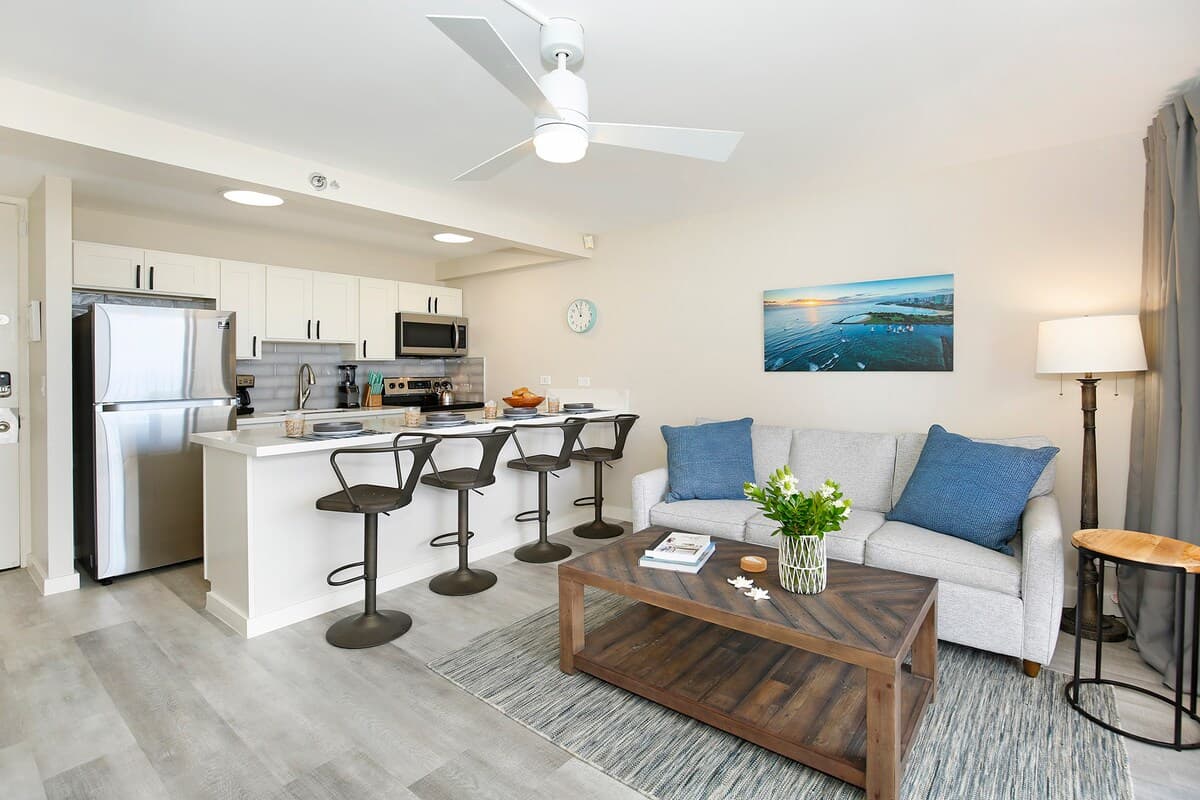 Condo in Honolulu · ★4.83 · 1 bedroom · 2 beds · 1 private bath - Photo 3