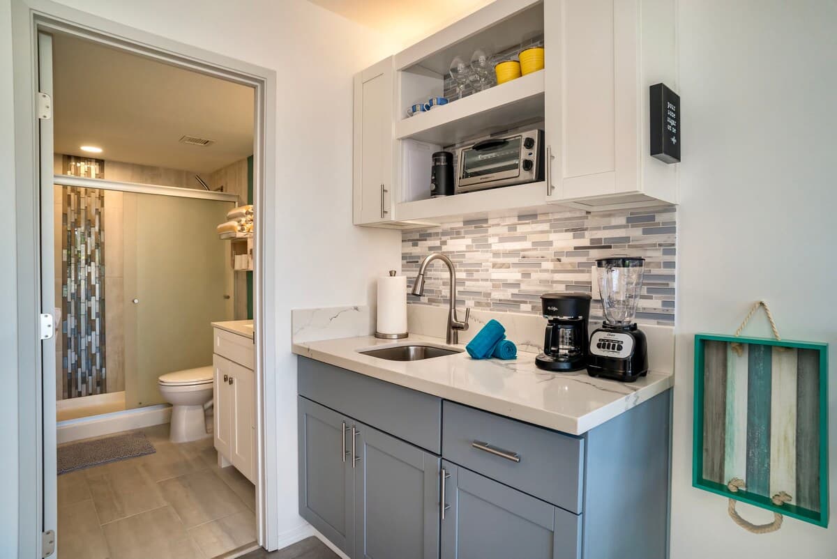 Condo in Kihei · ★4.93 · Studio · 1 bed · 1 shared bath - Photo 4