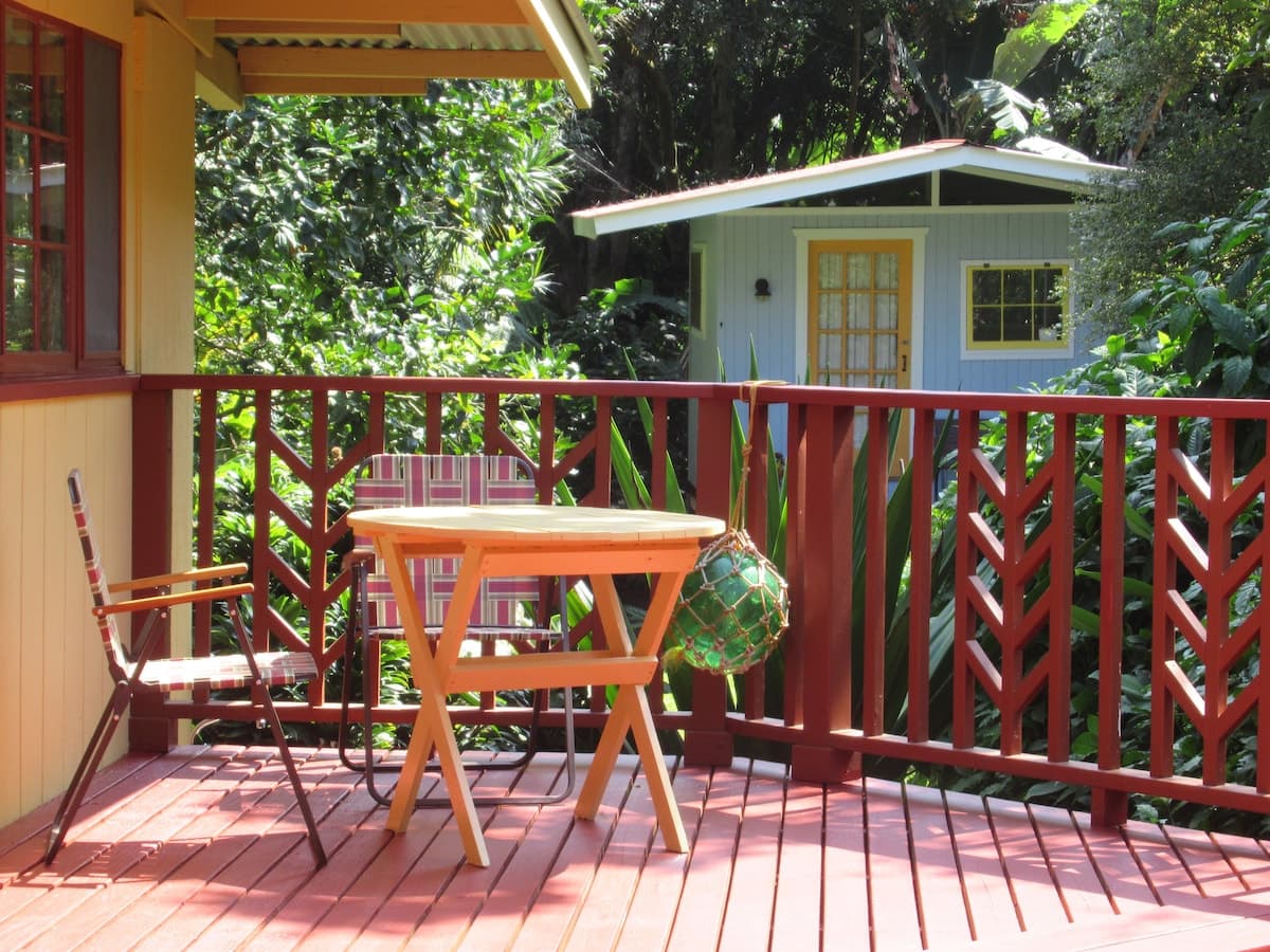 Vintage Farmhouse and Botanical Garden - Photo 1