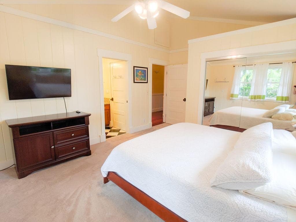 Home in Princeville · ★4.95 · 1 bedroom · 1 bed · 1 private bath - Photo 2