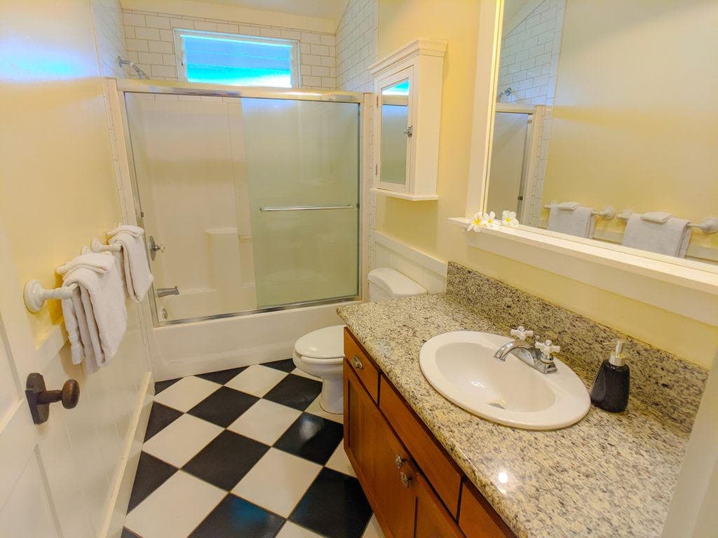 Home in Princeville · ★4.95 · 1 bedroom · 1 bed · 1 private bath - Photo 5