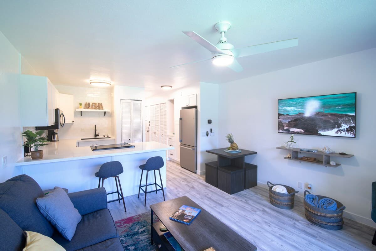 Condo in Kailua-Kona · ★4.93 · 1 bedroom · 2 beds · 1 private bath - Photo 2