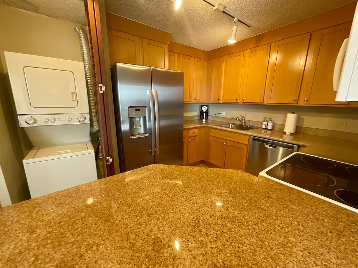 Condo in Lahaina · ★4.95 · 2 bedrooms · 4 beds · 2 baths - Photo 5