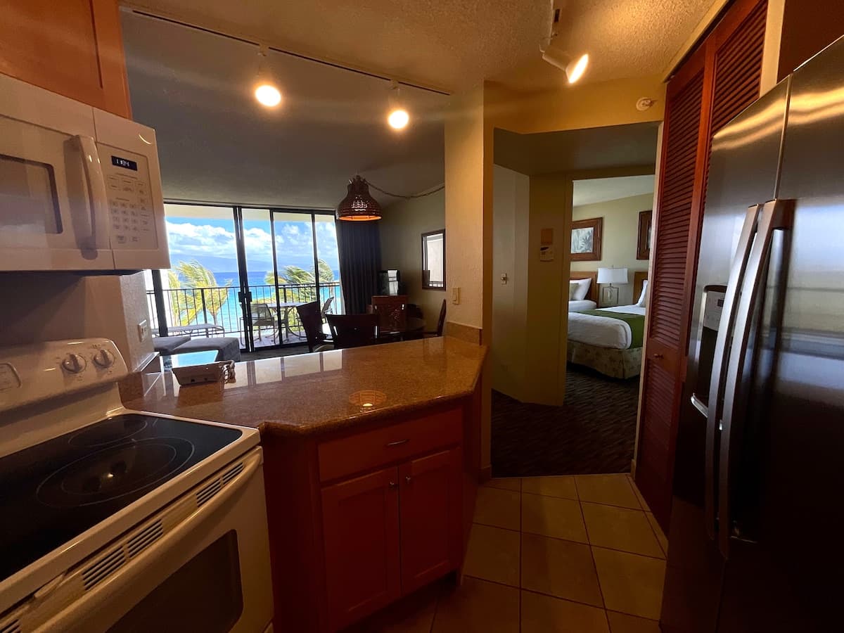 Condo in Lahaina · ★4.95 · 2 bedrooms · 4 beds · 2 baths - Photo 4