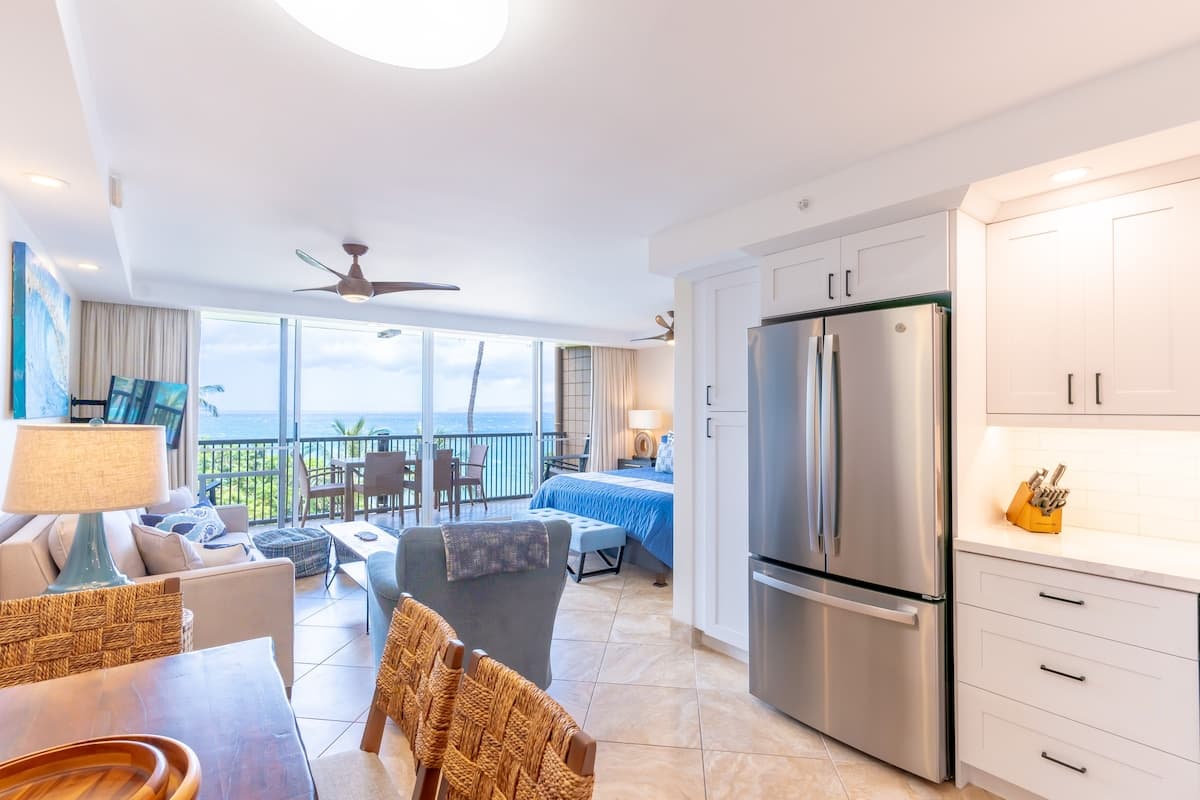 Condo in Kihei · ★5.0 · 2 bedrooms · 2 beds · 2 baths - Photo 2