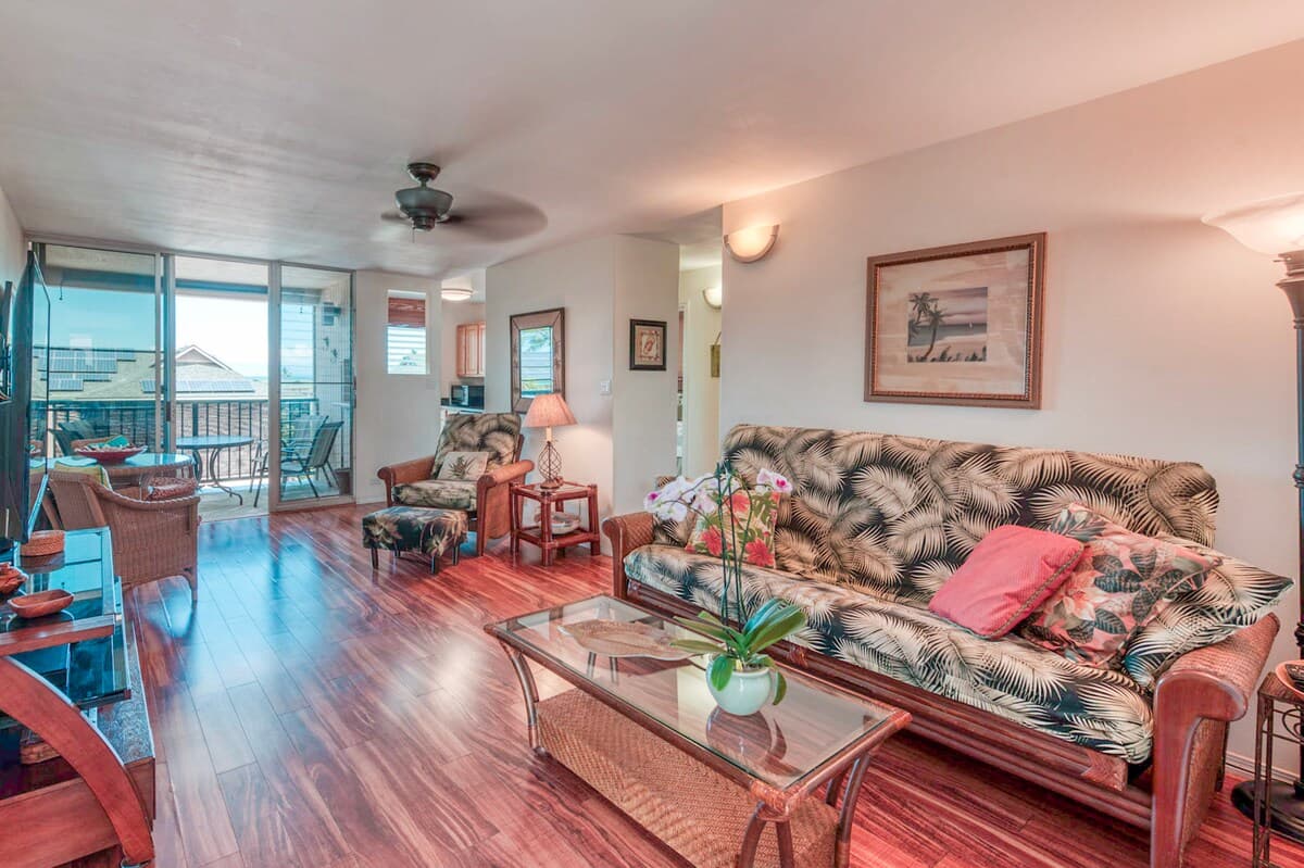 Condo in Kihei · ★4.8 · 2 bedrooms · 2 beds · 1 private bath - Photo 5