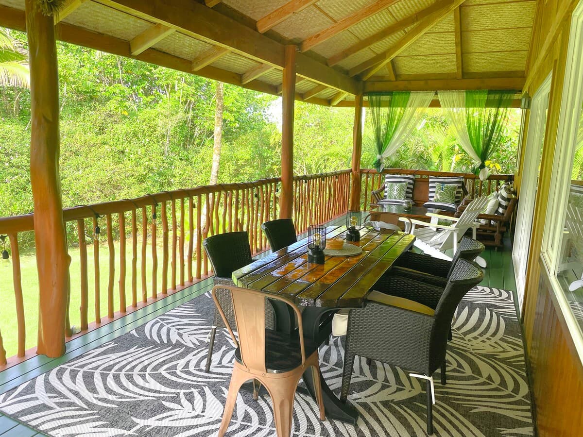 Cabin in Keaau · ★4.92 · 3 bedrooms · 4 beds · 1.5 private baths - Photo 2