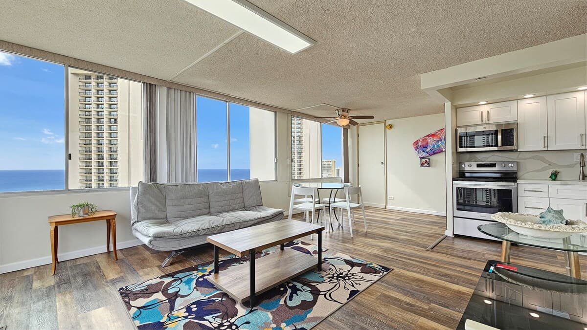 Condo in Honolulu · ★4.59 · 1 bedroom · 2 beds · 1 private bath - Photo 2