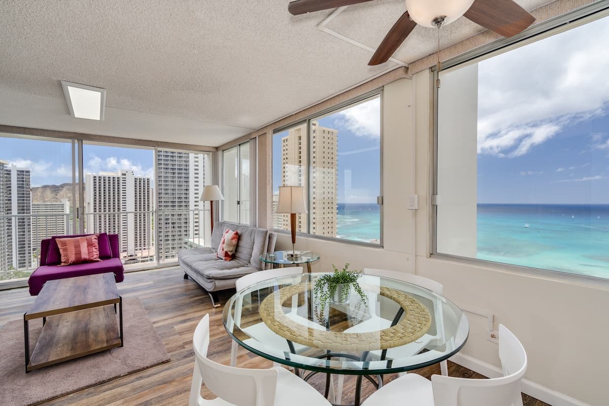Condo in Honolulu · ★4.59 · 1 bedroom · 2 beds · 1 private bath - Photo 1