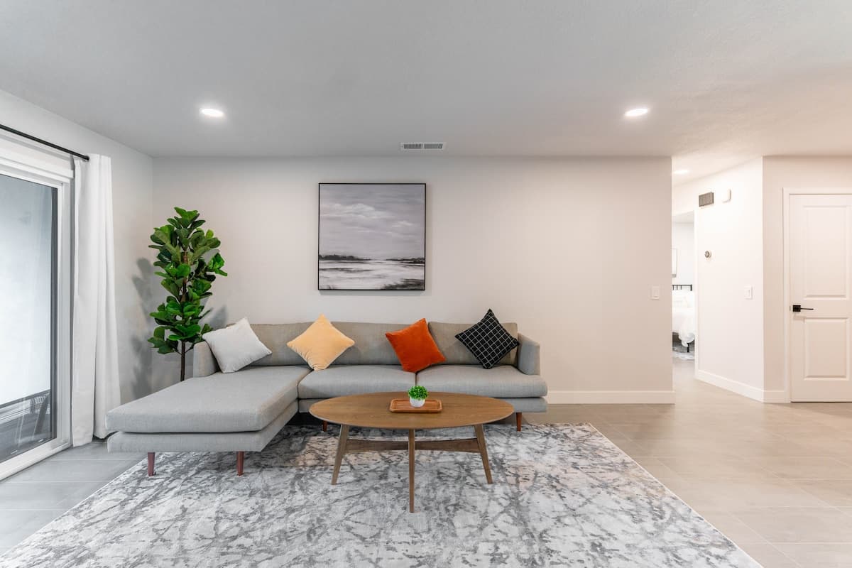 Freshly Renovated Corner Home with Natural Light - Photo 1