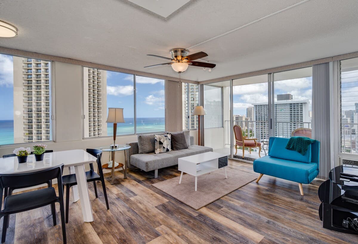 Condo in Honolulu · ★4.66 · 1 bedroom · 2 beds · 1 private bath - Photo 5