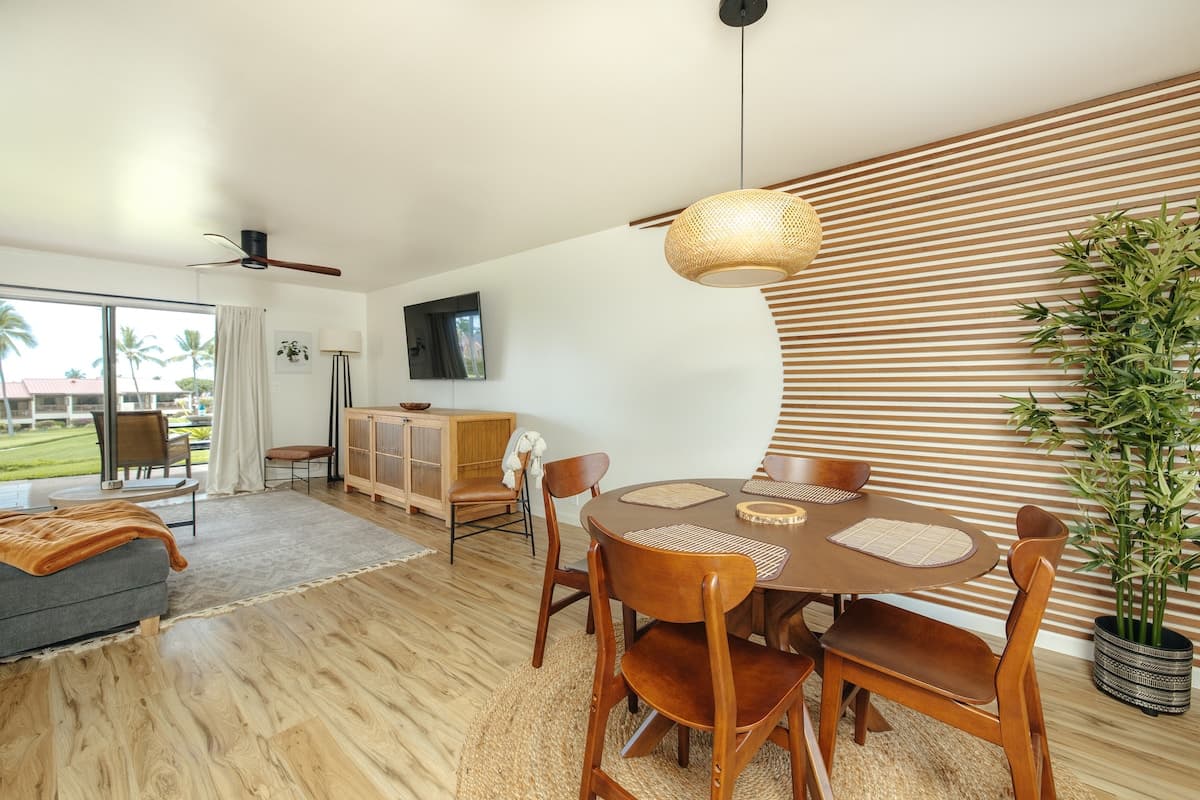 Condo in Kailua-Kona · ★4.93 · 1 bedroom · 2 beds · 2 baths - Photo 3