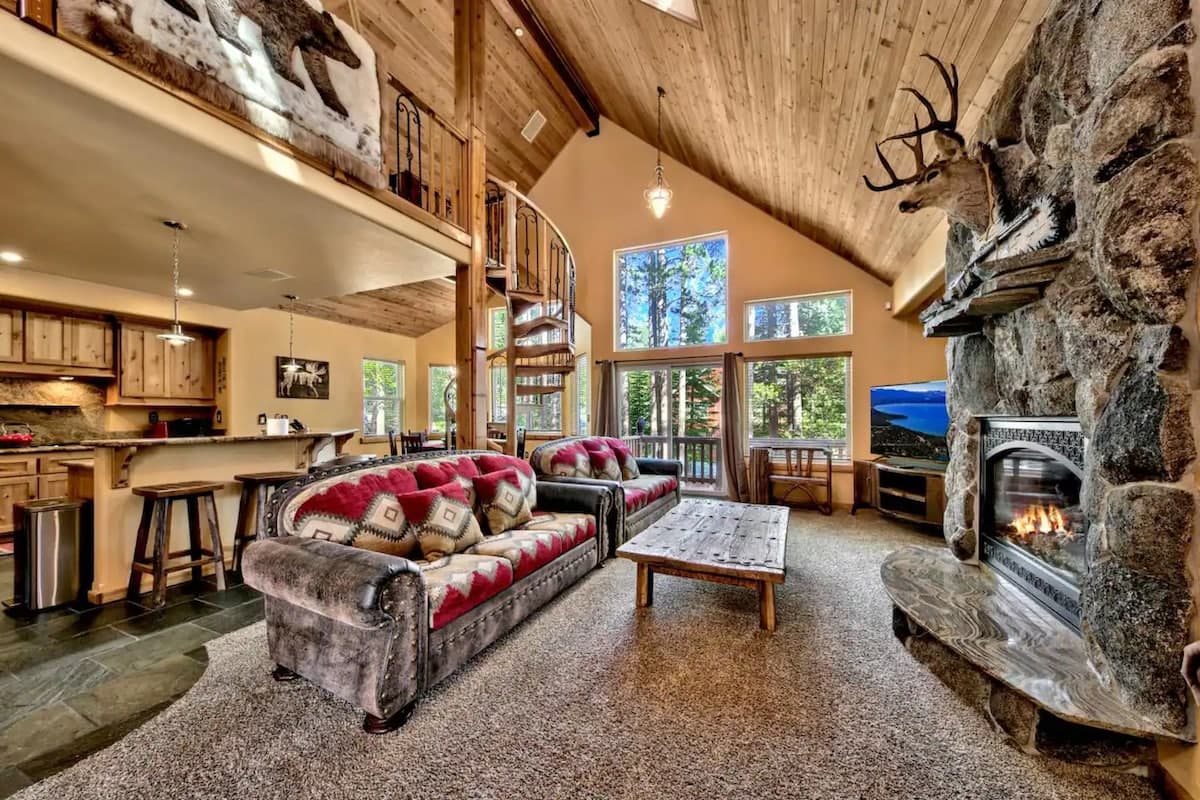 Paradise Lodge Hot Tub, Pool Table, EV Charger - Photo 3