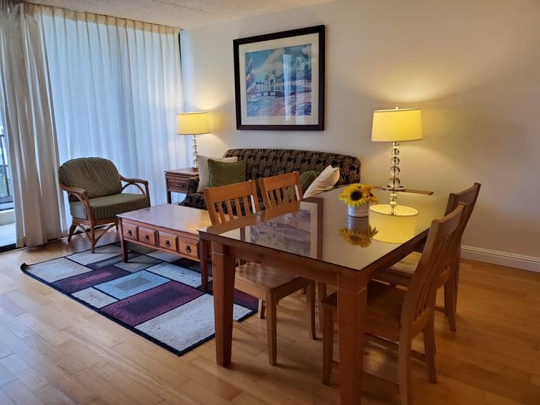 Condo in Honolulu · ★4.65 · 1 bedroom · 3 beds · 1 shared bath - Photo 3