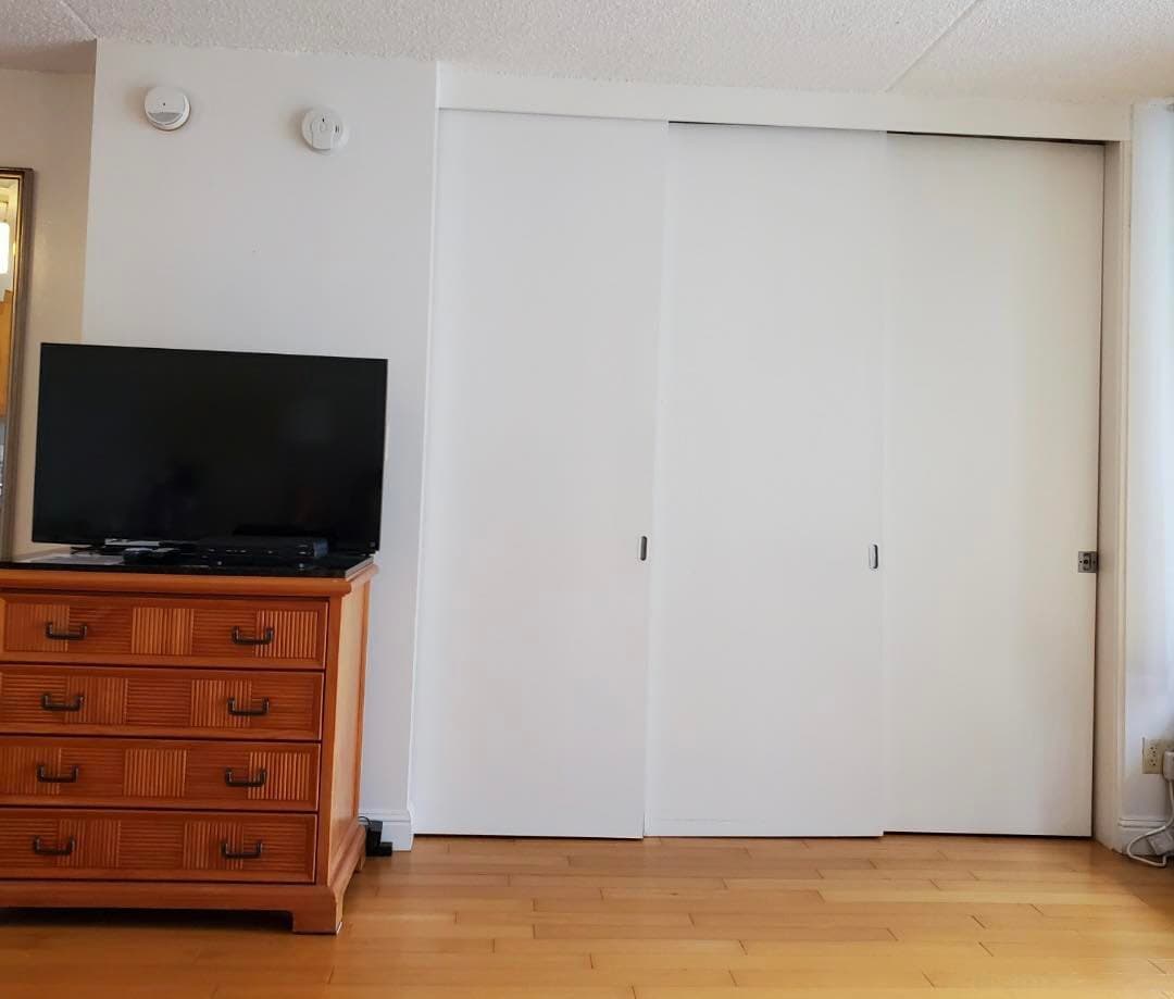 Condo in Honolulu · ★4.65 · 1 bedroom · 3 beds · 1 shared bath - Photo 2