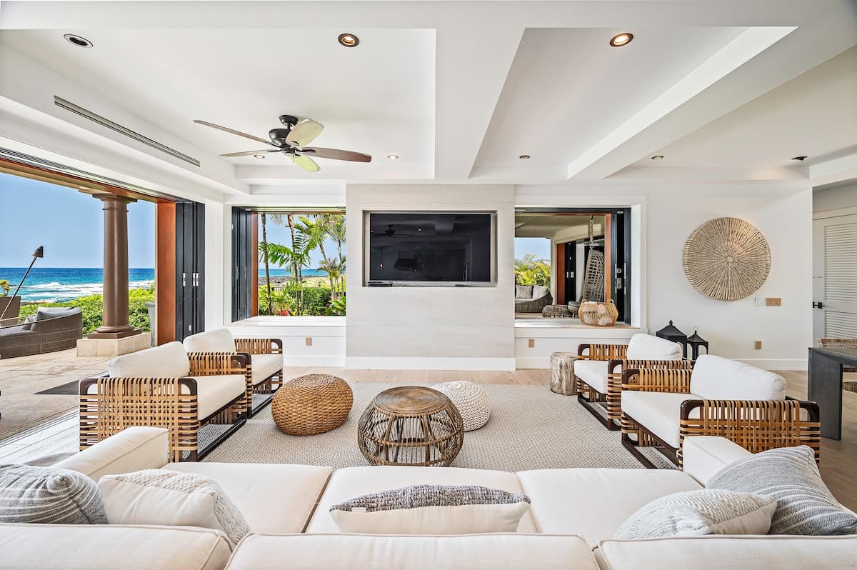 Home in Kailua-Kona · ★5.0 · 5 bedrooms · 5 beds · 7 baths - Photo 1