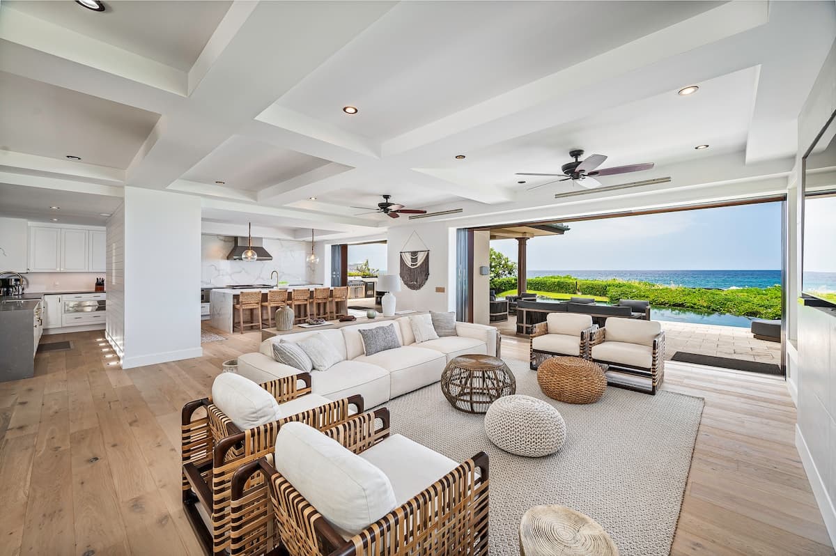 Home in Kailua-Kona · ★5.0 · 5 bedrooms · 5 beds · 7 baths - Photo 2
