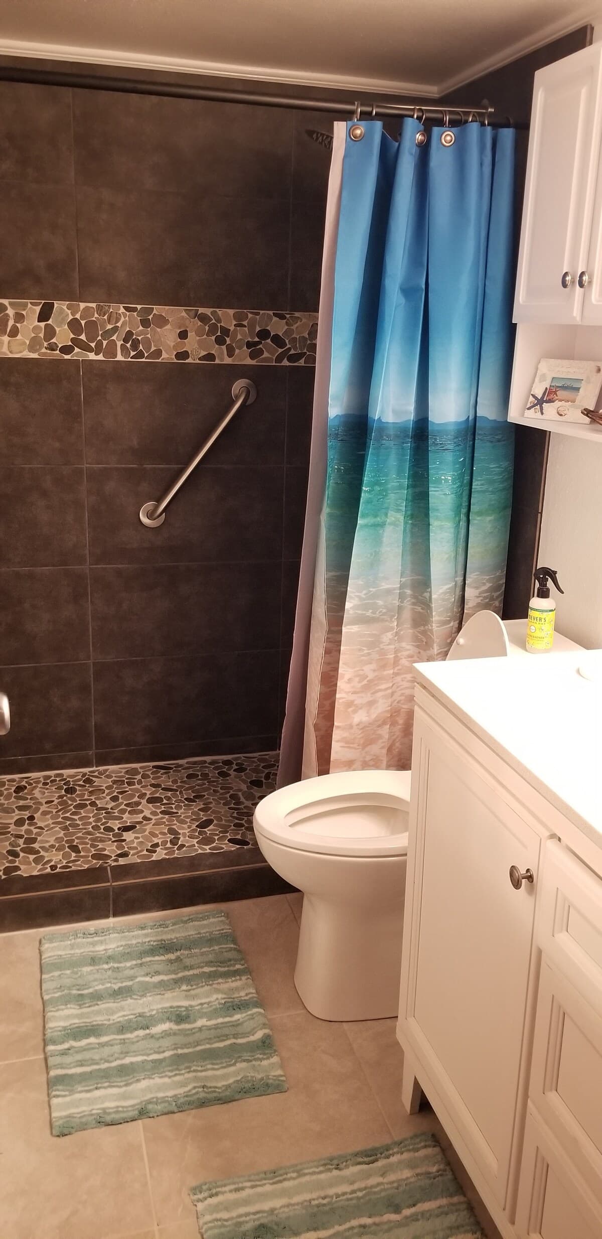 Condo in Wailuku · ★4.9 · 1 bedroom · 3 beds · 1 private bath - Photo 5