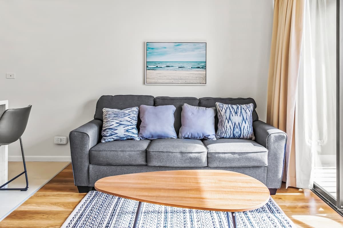 Condo in Honolulu · ★4.85 · 1 bedroom · 2 beds · 1 private bath - Photo 2