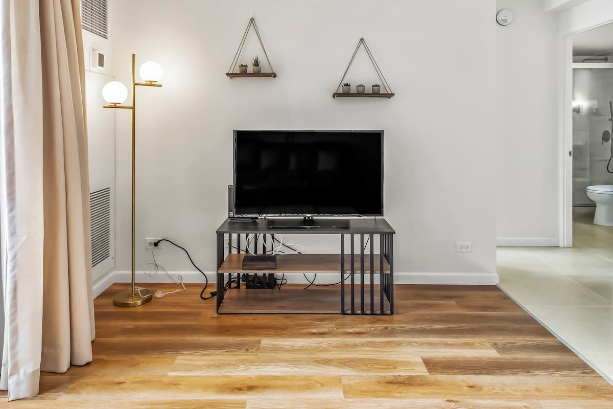 Condo in Honolulu · ★4.85 · 1 bedroom · 2 beds · 1 private bath - Photo 3