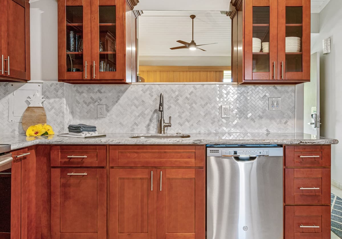 Condo in Lahaina · ★4.99 · Studio · 2 beds · 1 bath - Photo 2